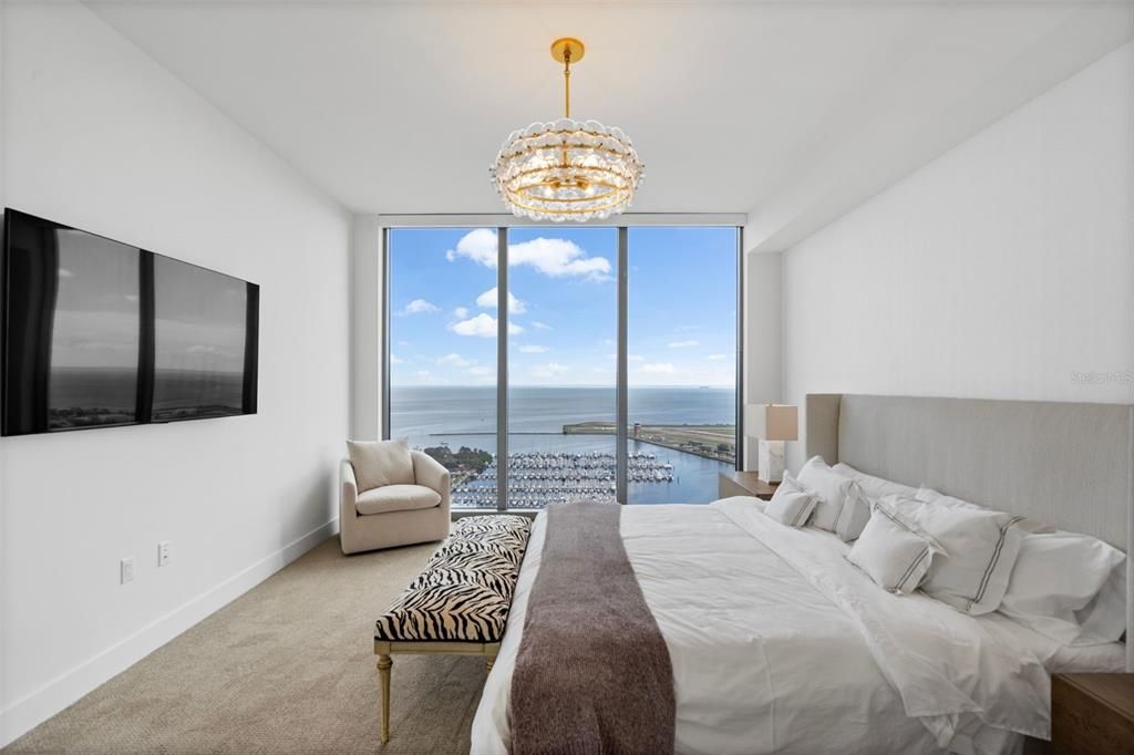 For Rent: $16,500 (3 beds, 4 baths, 2712 Square Feet)