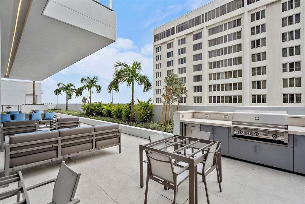 For Rent: $16,500 (3 beds, 4 baths, 2712 Square Feet)