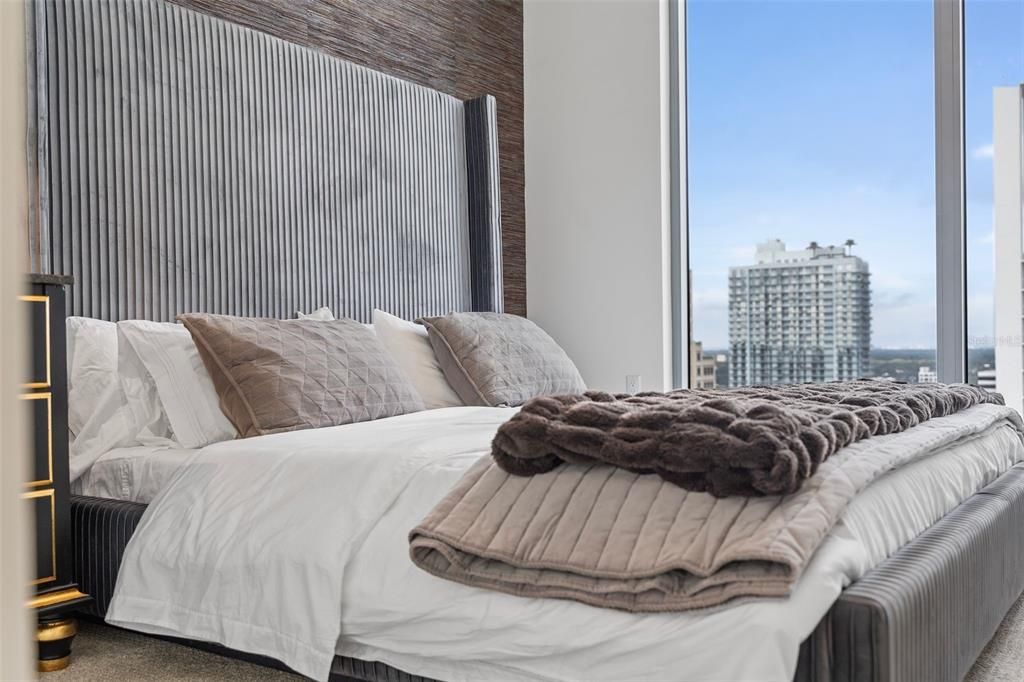 For Rent: $16,500 (3 beds, 4 baths, 2712 Square Feet)