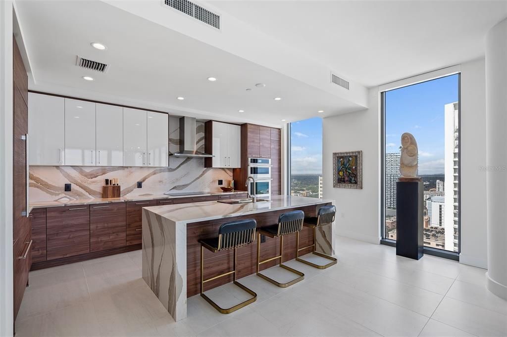 For Rent: $16,500 (3 beds, 4 baths, 2712 Square Feet)