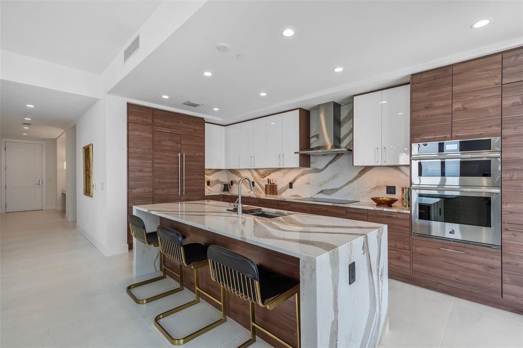 For Rent: $16,500 (3 beds, 4 baths, 2712 Square Feet)