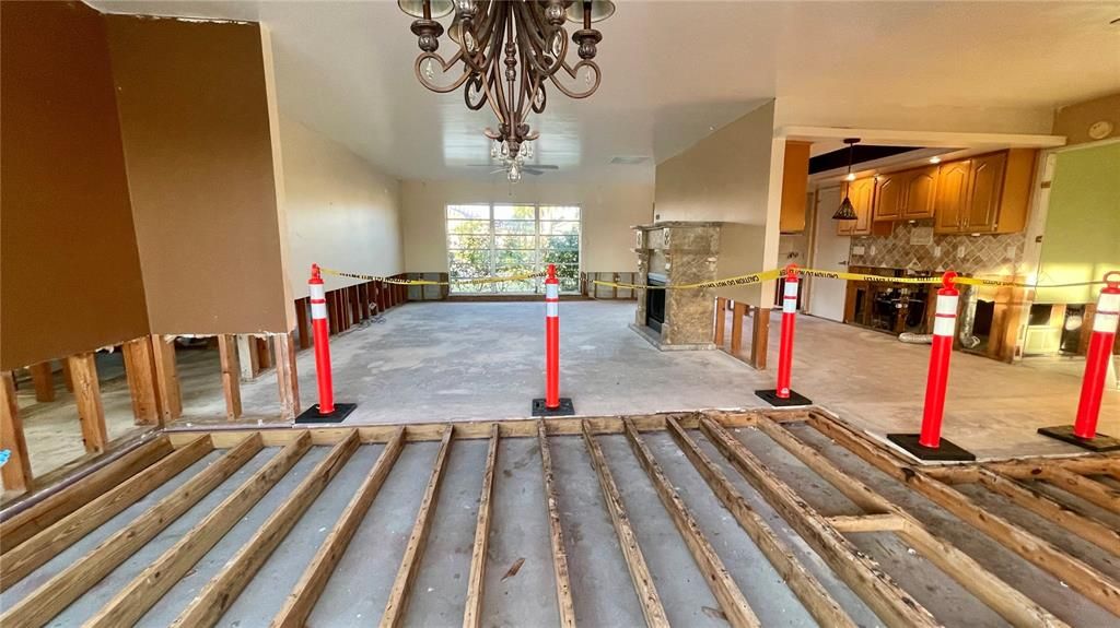 待售: $275,000 (3 贝兹, 2 浴室, 1680 平方英尺)