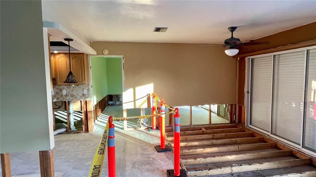 待售: $275,000 (3 贝兹, 2 浴室, 1680 平方英尺)