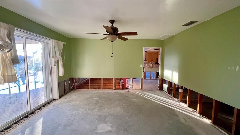 待售: $275,000 (3 贝兹, 2 浴室, 1680 平方英尺)