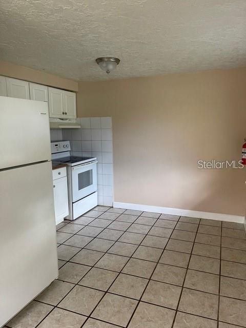 For Rent: $1,395 (2 beds, 1 baths, 800 Square Feet)