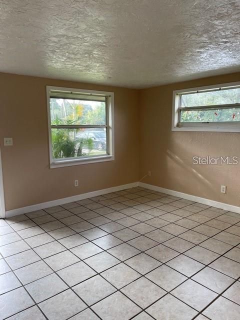 For Rent: $1,395 (2 beds, 1 baths, 800 Square Feet)