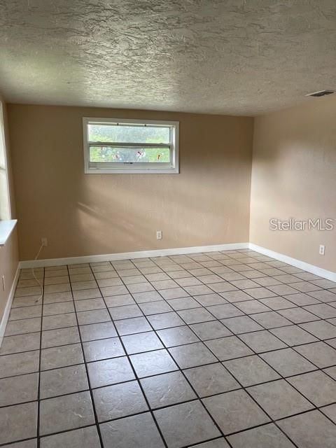 For Rent: $1,395 (2 beds, 1 baths, 800 Square Feet)