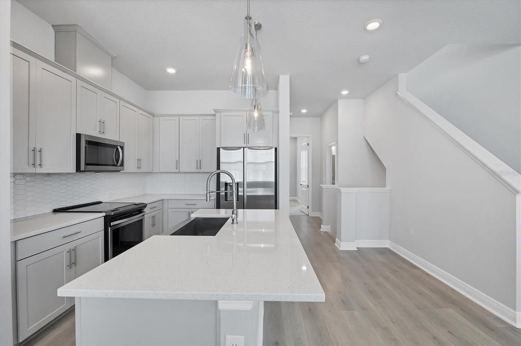 For Sale: $749,000 (3 beds, 3 baths, 1804 Square Feet)