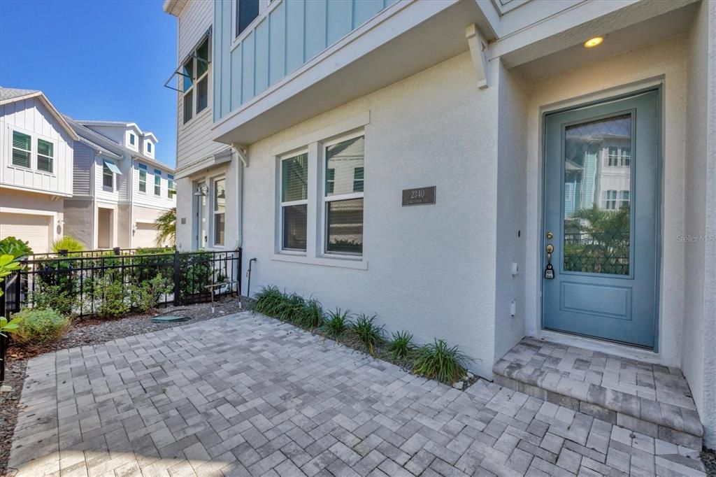 For Sale: $749,000 (3 beds, 3 baths, 1804 Square Feet)