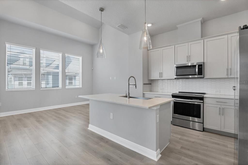 For Sale: $749,000 (3 beds, 3 baths, 1804 Square Feet)