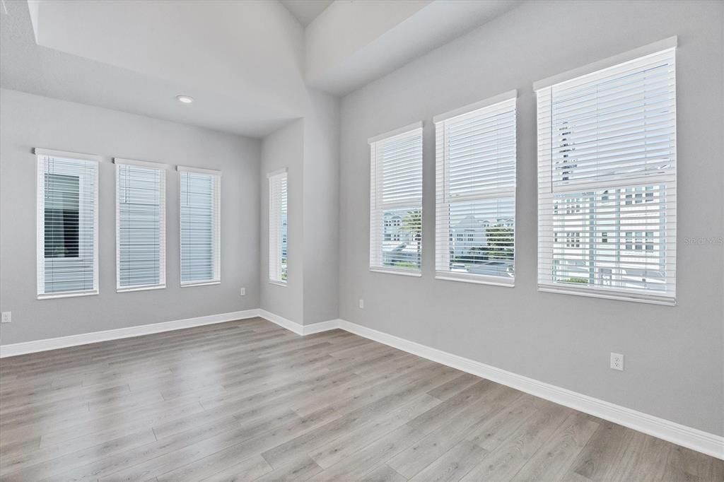 For Sale: $749,000 (3 beds, 3 baths, 1804 Square Feet)