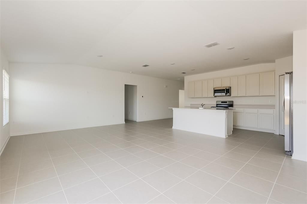 En Renta: $2,120 (4 camas, 3 baños, 2174 Pies cuadrados)