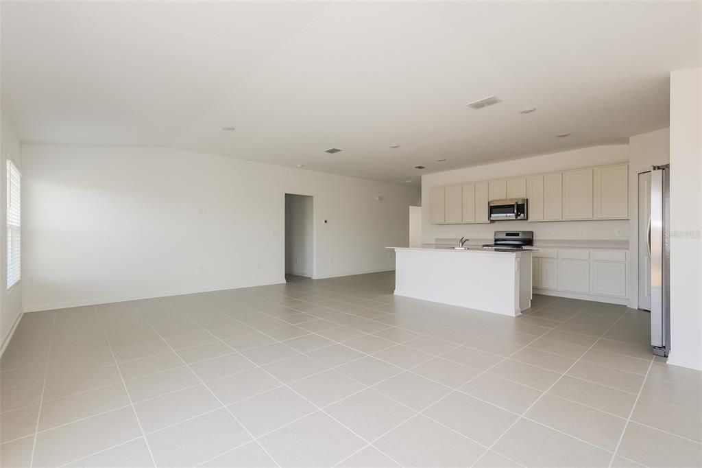 En Renta: $2,120 (4 camas, 3 baños, 2174 Pies cuadrados)