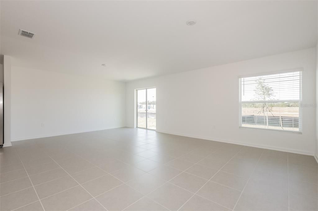 En Renta: $2,120 (4 camas, 3 baños, 2174 Pies cuadrados)