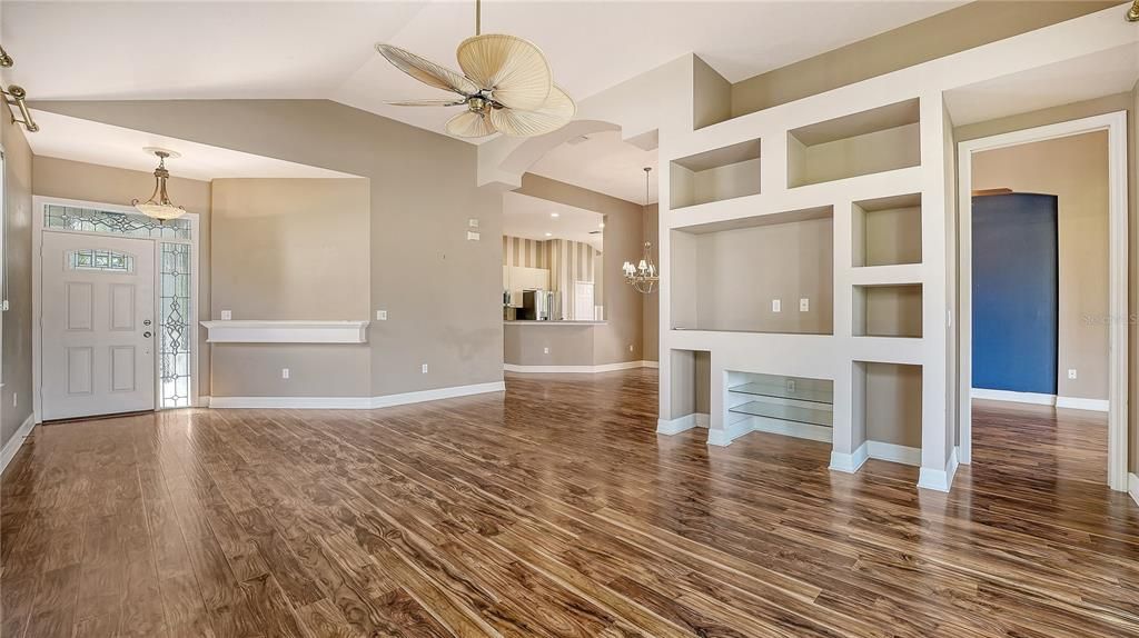 En Venta: $579,000 (2 camas, 2 baños, 1828 Pies cuadrados)