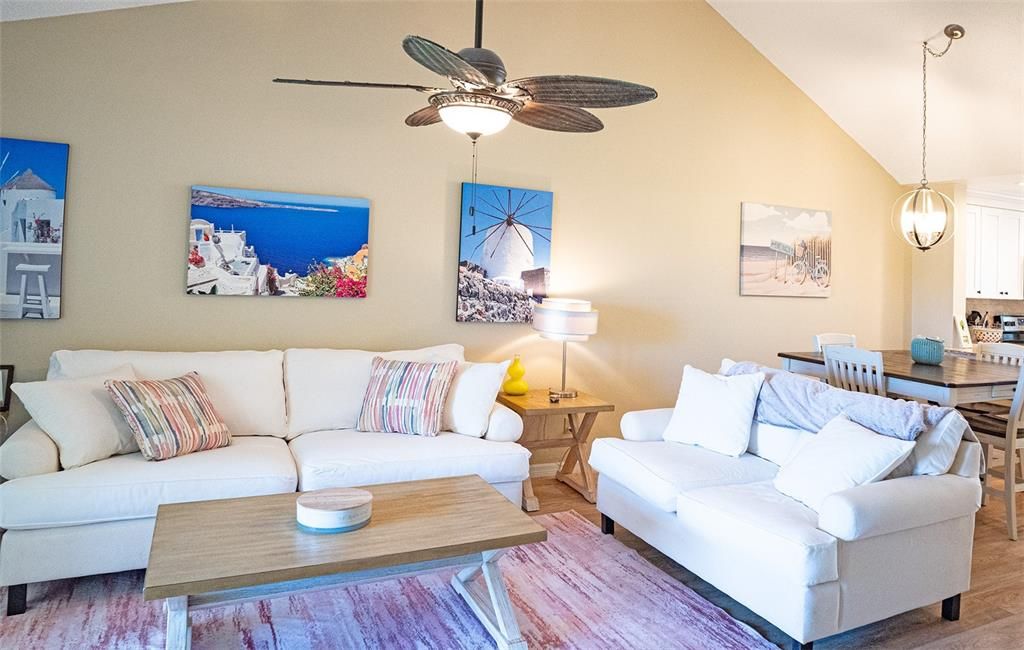 待售: $235,000 (2 贝兹, 2 浴室, 1002 平方英尺)