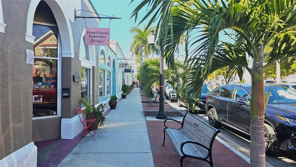 待售: $235,000 (2 贝兹, 2 浴室, 1002 平方英尺)