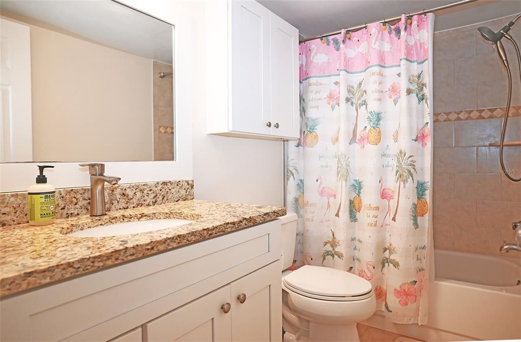 待售: $235,000 (2 贝兹, 2 浴室, 1002 平方英尺)