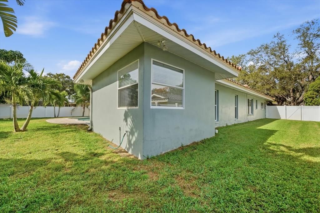 На продажу: $575,000 (3 спален, 3 ванн, 2098 Квадратных фут)