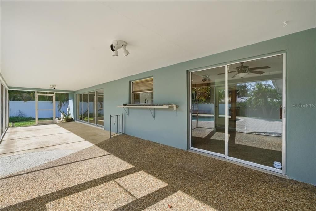 На продажу: $575,000 (3 спален, 3 ванн, 2098 Квадратных фут)