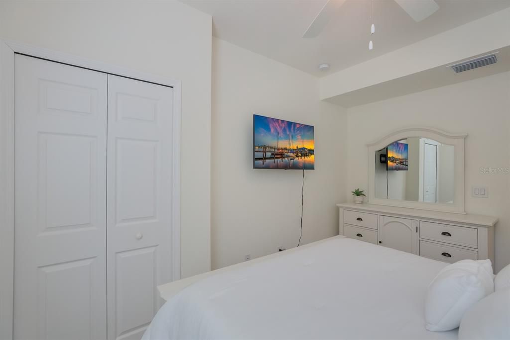 For Rent: $6,000 (3 beds, 2 baths, 1786 Square Feet)