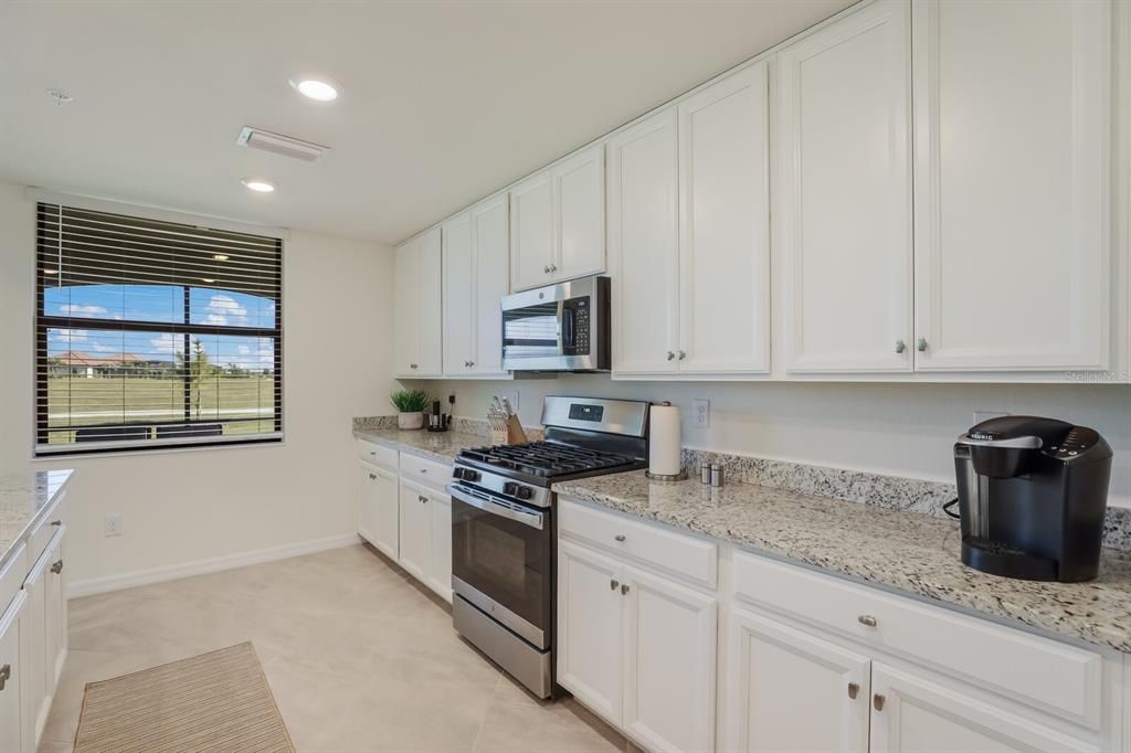 For Rent: $6,000 (3 beds, 2 baths, 1786 Square Feet)