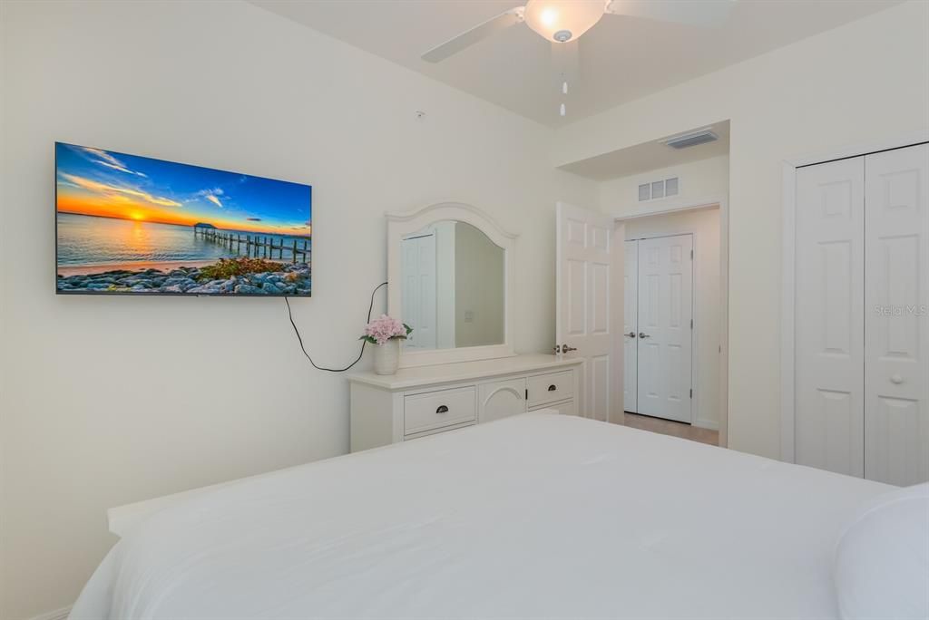 For Rent: $6,000 (3 beds, 2 baths, 1786 Square Feet)