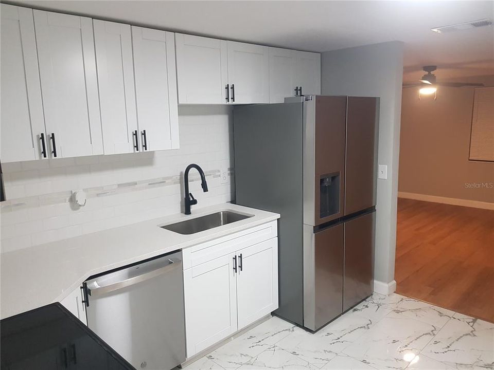 For Rent: $2,195 (3 beds, 2 baths, 990 Square Feet)