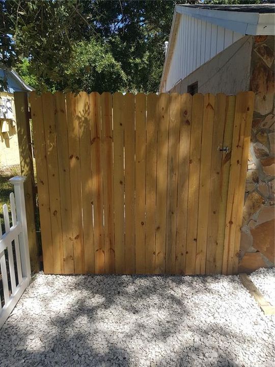 For Rent: $2,195 (3 beds, 2 baths, 990 Square Feet)