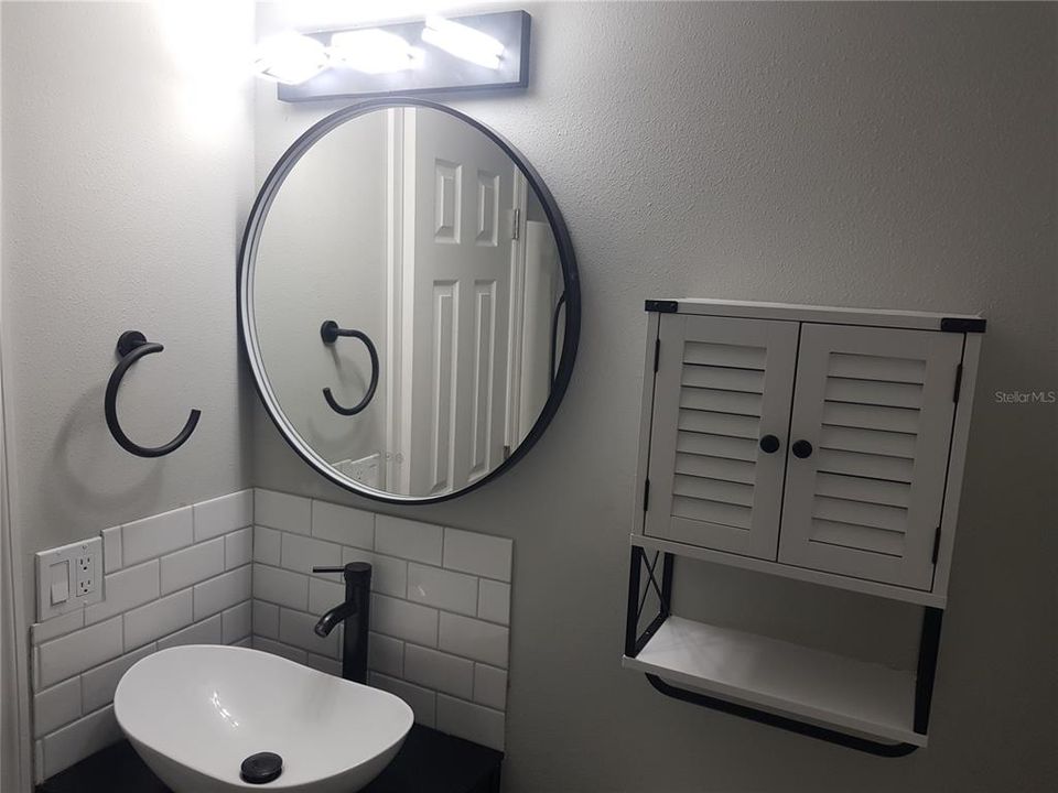 For Rent: $2,195 (3 beds, 2 baths, 990 Square Feet)