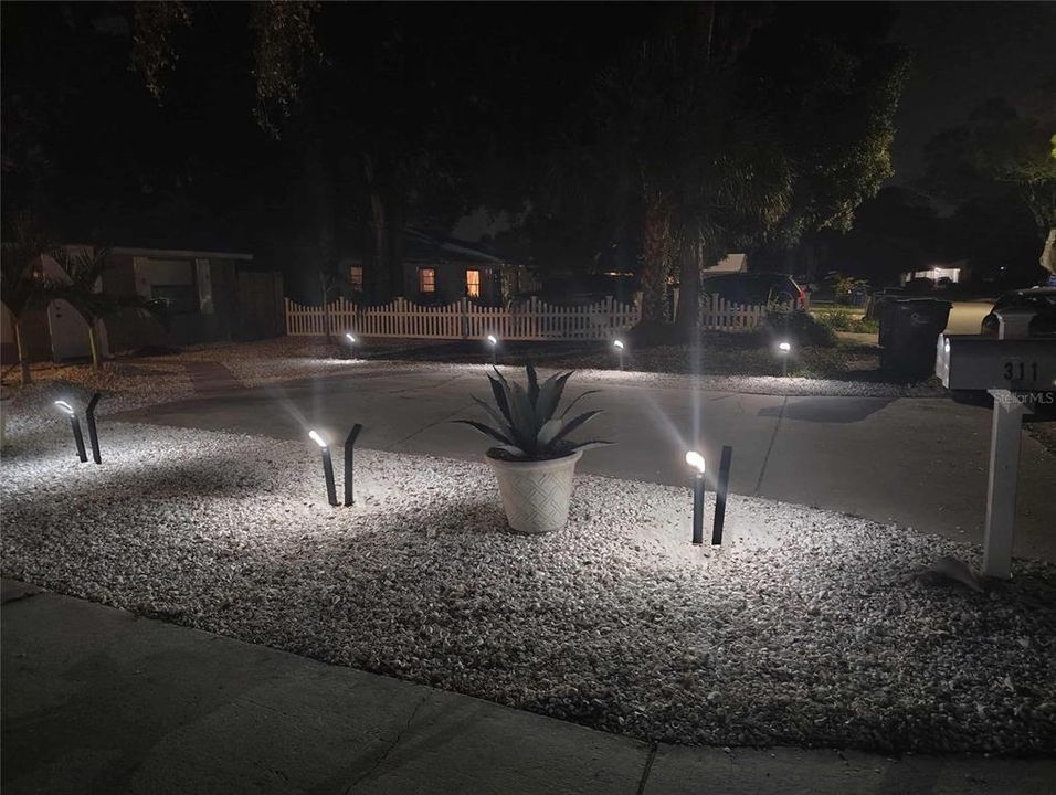 For Rent: $2,195 (3 beds, 2 baths, 990 Square Feet)