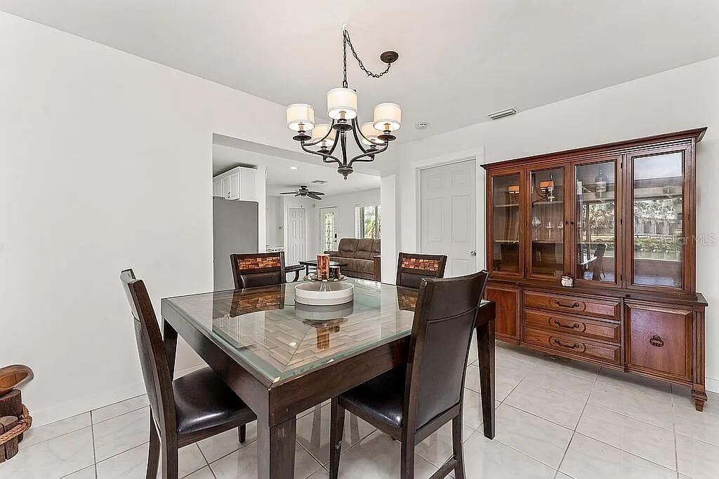 На продажу: $430,999 (3 спален, 2 ванн, 1173 Квадратных фут)