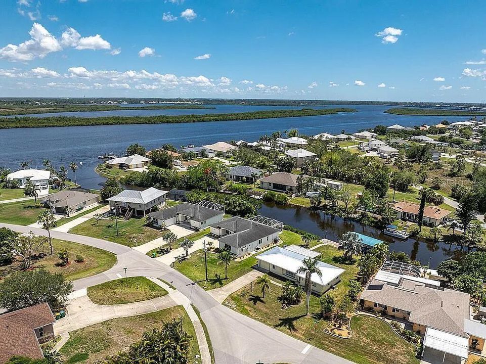 На продажу: $430,999 (3 спален, 2 ванн, 1173 Квадратных фут)