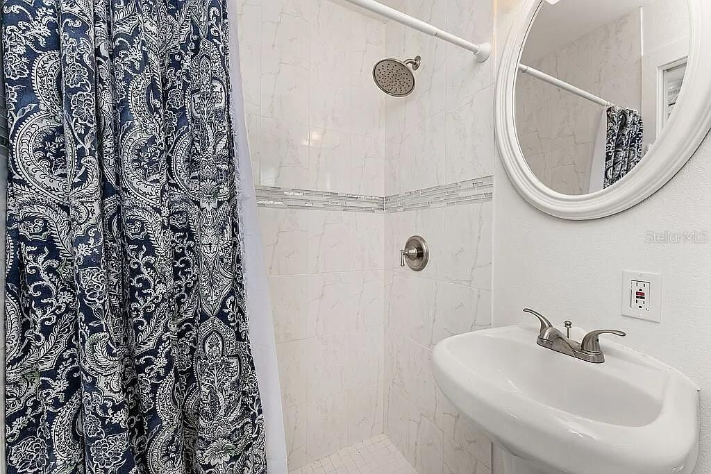 На продажу: $430,999 (3 спален, 2 ванн, 1173 Квадратных фут)