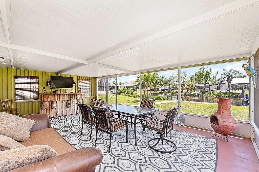 На продажу: $430,999 (3 спален, 2 ванн, 1173 Квадратных фут)