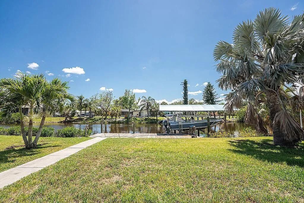 На продажу: $430,999 (3 спален, 2 ванн, 1173 Квадратных фут)