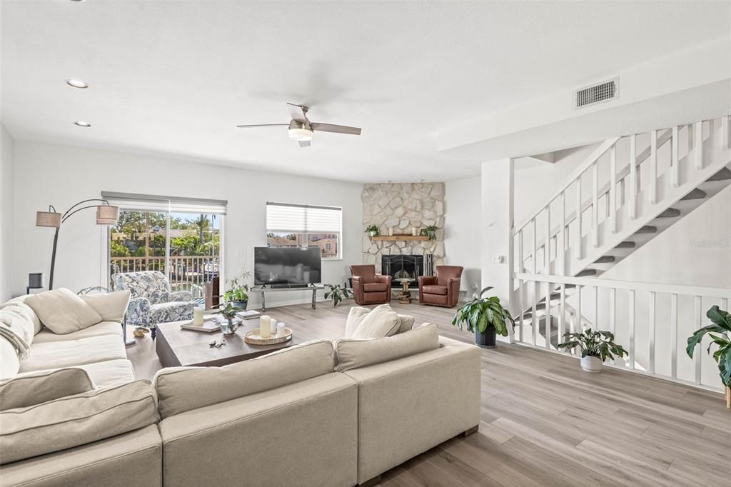 For Rent: $4,500 (3 beds, 3 baths, 2593 Square Feet)