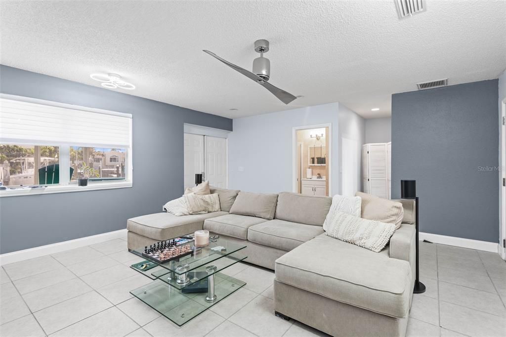 For Rent: $4,500 (3 beds, 3 baths, 2593 Square Feet)