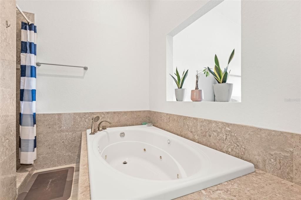 For Rent: $4,500 (3 beds, 3 baths, 2593 Square Feet)