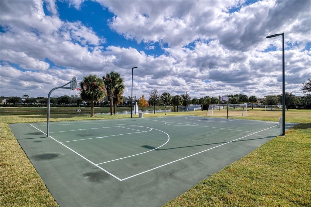 На продажу: $520,000 (6 спален, 4 ванн, 2294 Квадратных фут)