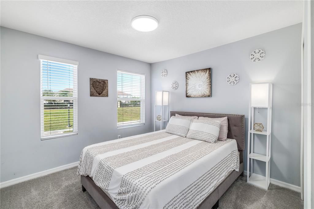 На продажу: $520,000 (6 спален, 4 ванн, 2294 Квадратных фут)