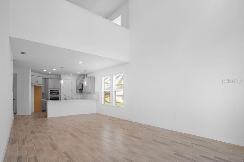 На продажу: $429,999 (3 спален, 3 ванн, 2060 Квадратных фут)