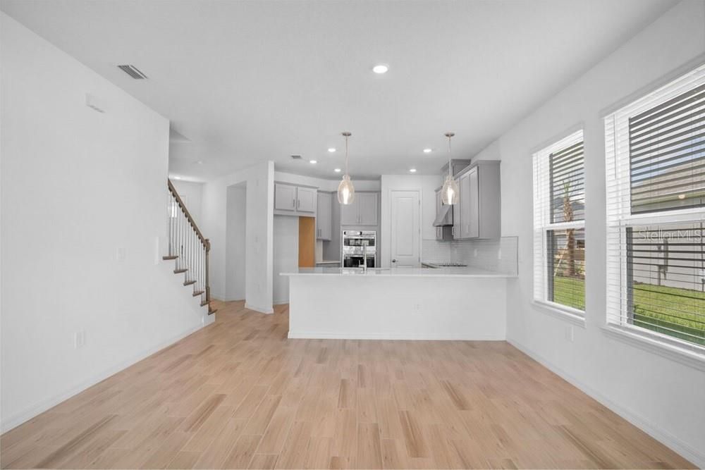 На продажу: $429,999 (3 спален, 3 ванн, 2060 Квадратных фут)