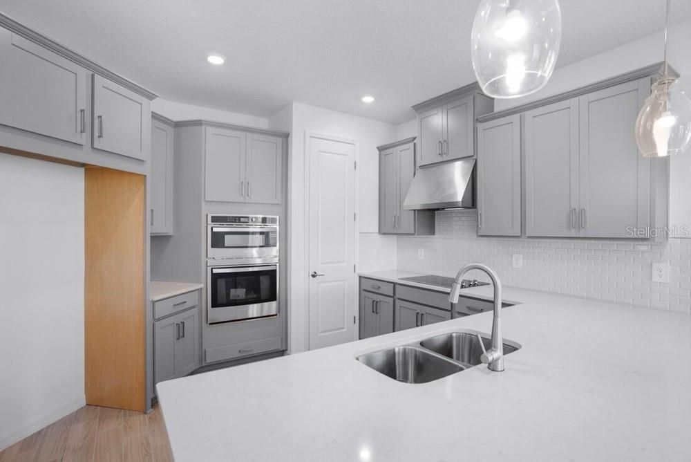 На продажу: $429,999 (3 спален, 3 ванн, 2060 Квадратных фут)