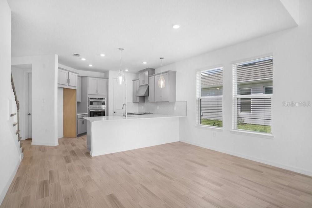 На продажу: $429,999 (3 спален, 3 ванн, 2060 Квадратных фут)