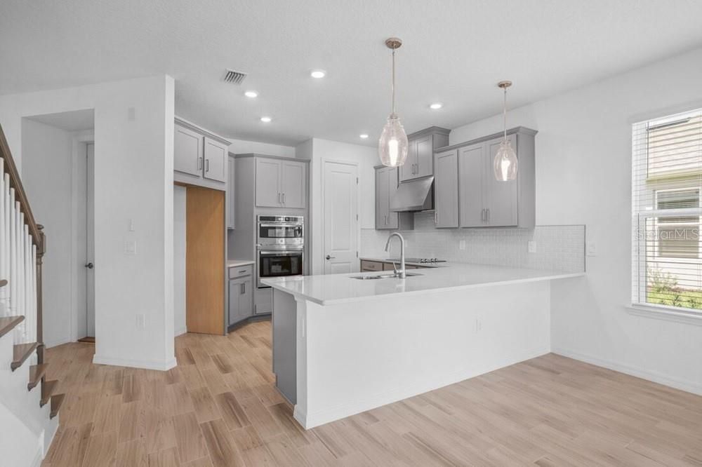 На продажу: $429,999 (3 спален, 3 ванн, 2060 Квадратных фут)