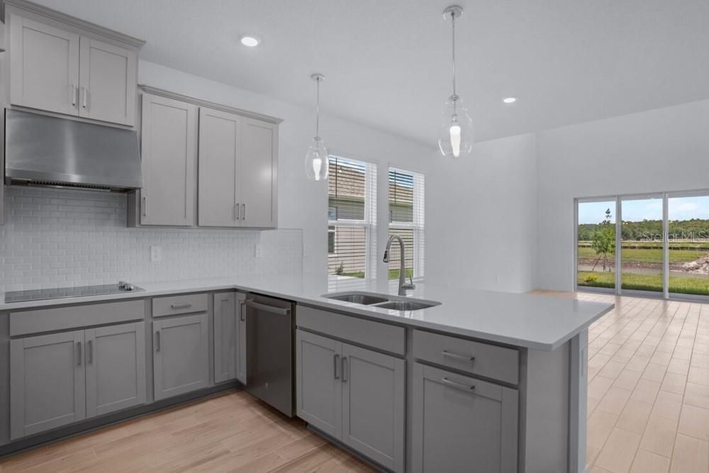 На продажу: $429,999 (3 спален, 3 ванн, 2060 Квадратных фут)