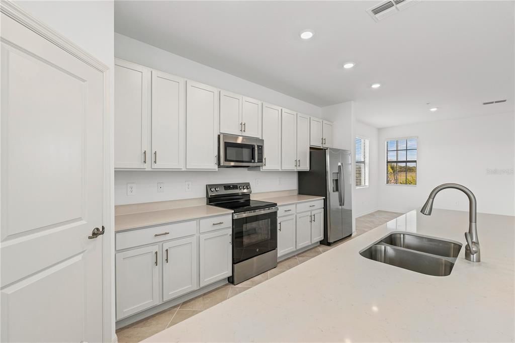 For Sale: $469,597 (3 beds, 2 baths, 2110 Square Feet)