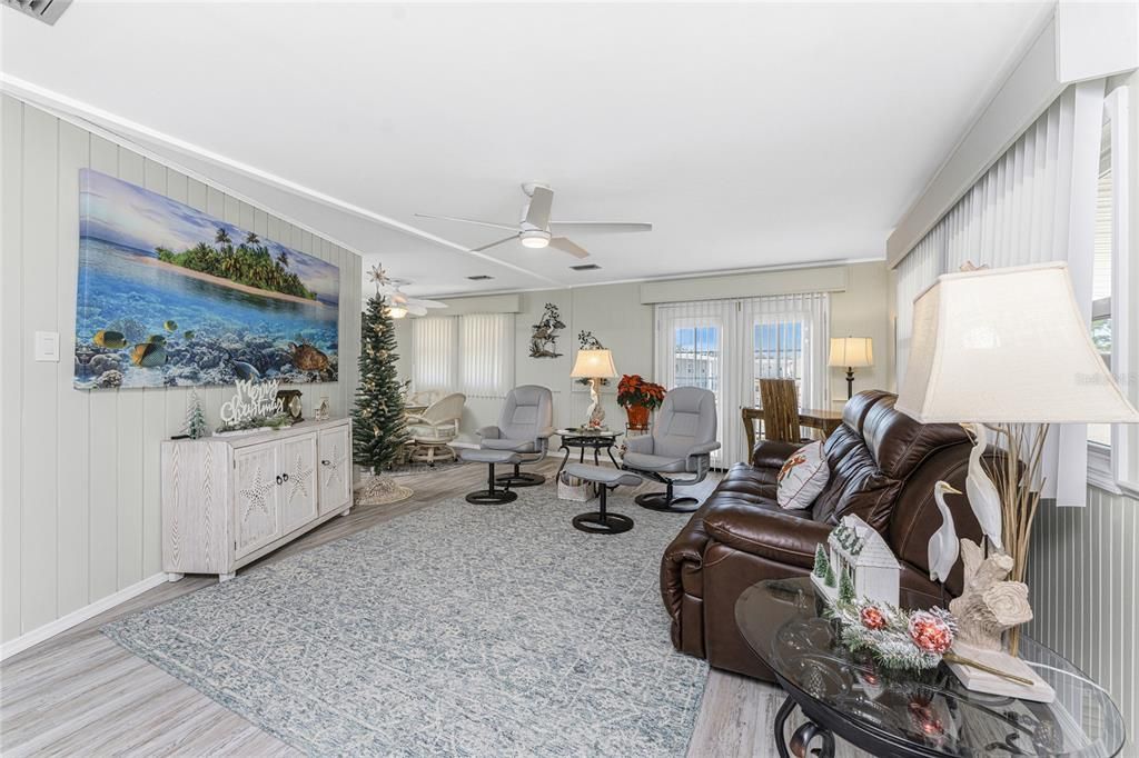 На продажу: $175,000 (2 спален, 2 ванн, 1151 Квадратных фут)