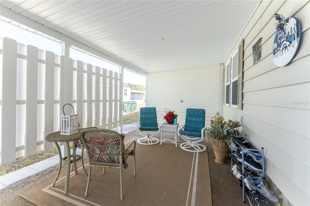 На продажу: $175,000 (2 спален, 2 ванн, 1151 Квадратных фут)